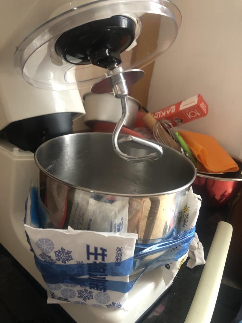 【揉面技巧】夏天揉面如何能控制好面团温度