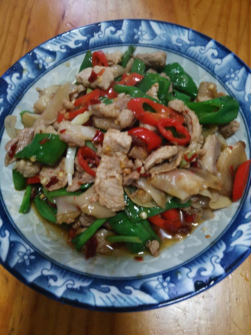 下饭神器👉青椒炒肉