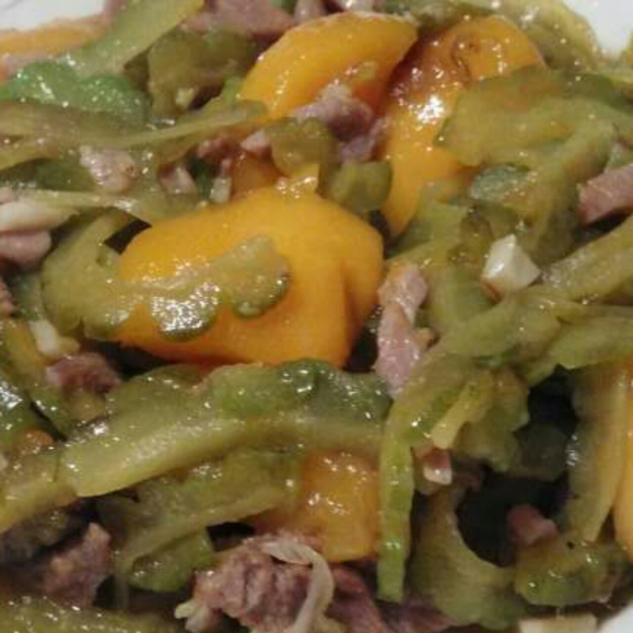 菠萝培根炒苦瓜