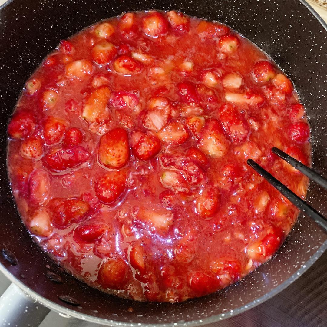 生酮椰子油草莓酱