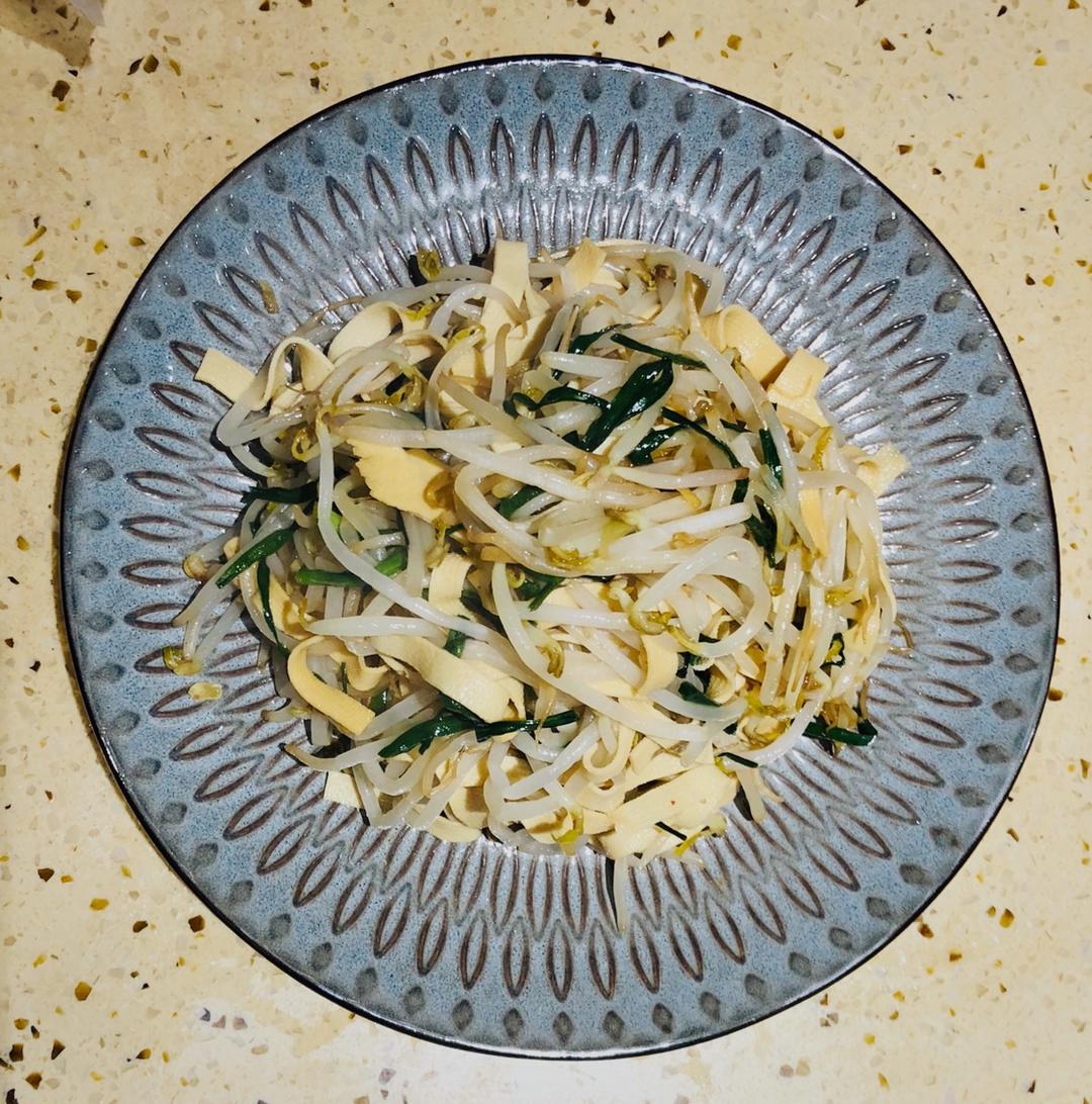 韭菜豆芽炒千张