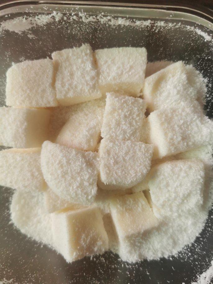 完胜85度C牛奶椰丝小方