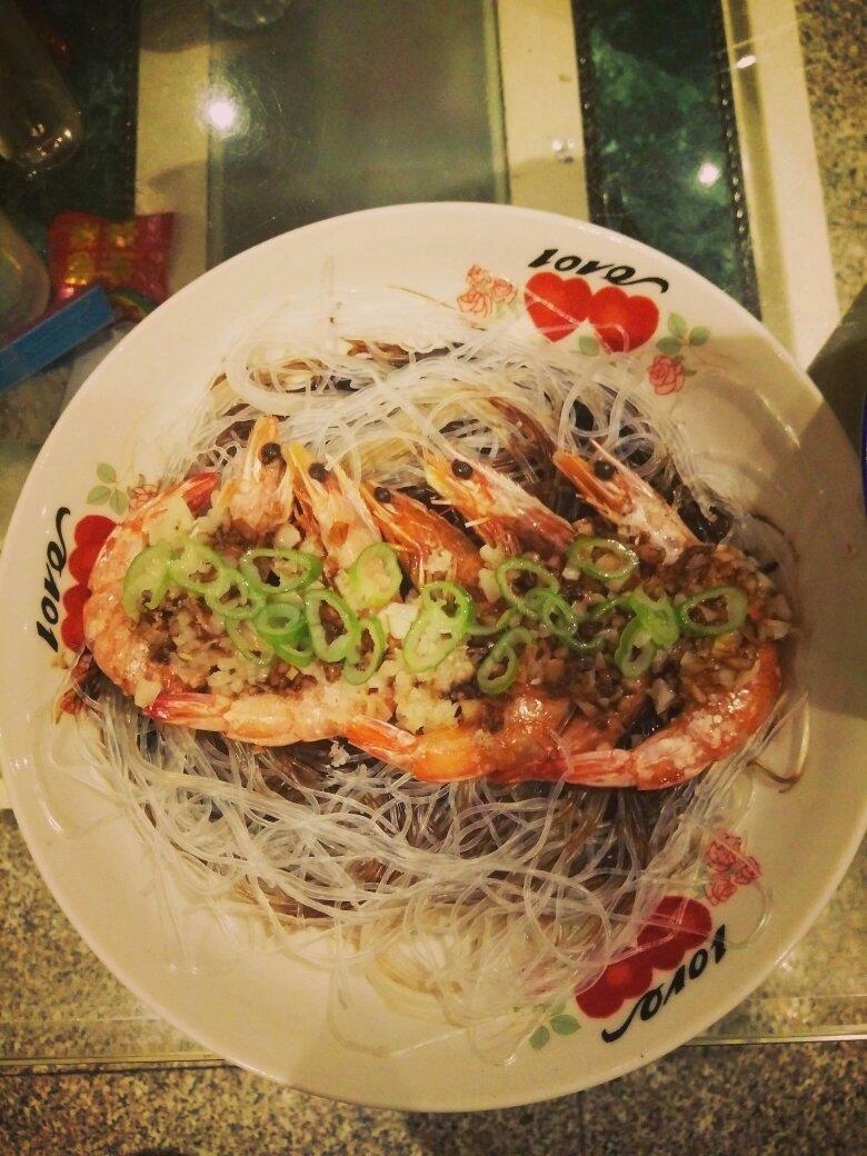 虾最美味的吃法必须是这个——蒜蓉蒸虾（多动图，孔瑶的食谱）
