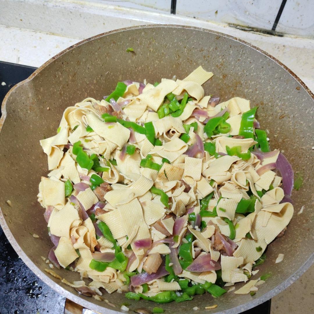 青椒炒豆皮