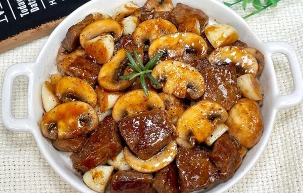 口蘑炒牛肉