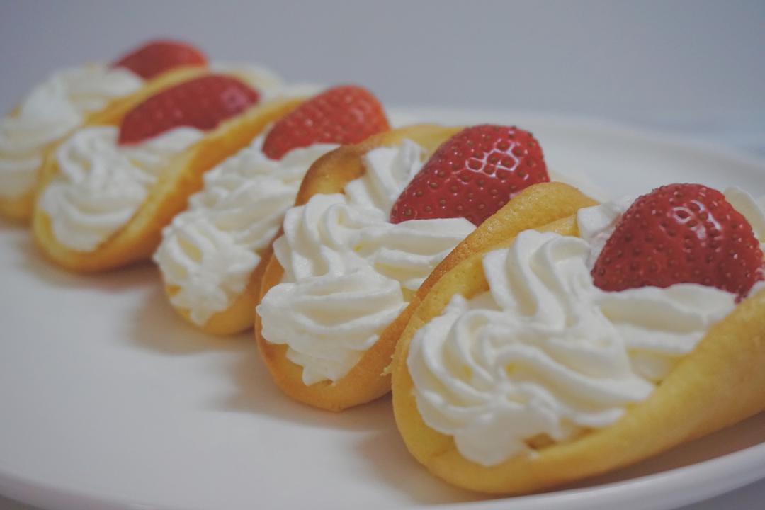 韩国最热门的甜品店Le Bread Lab的草莓蛋糕卷