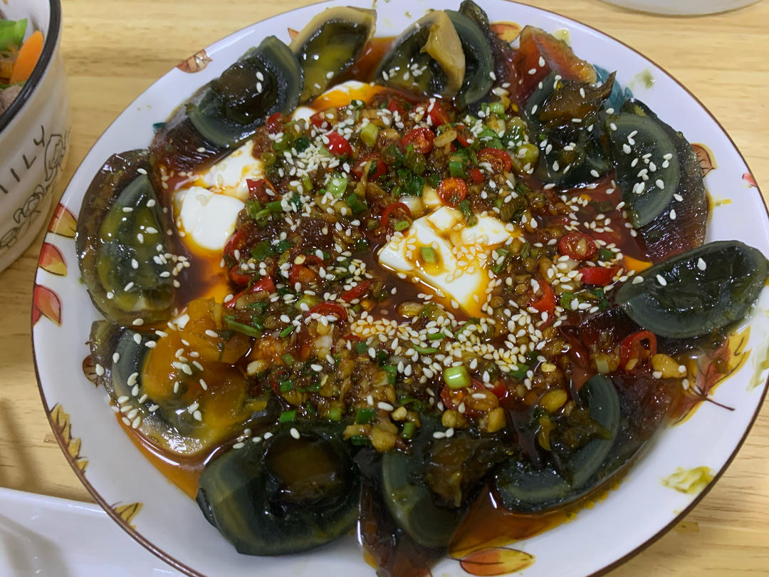 皮蛋拌豆腐