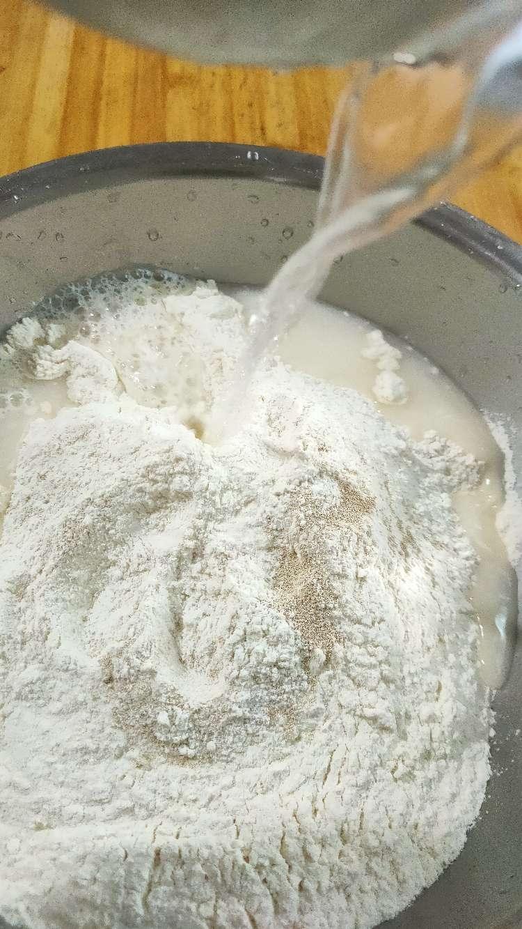 纯奶手撕吐司的做法 步骤1