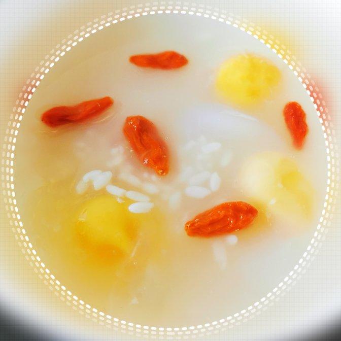 枸杞酒酿水抱蛋