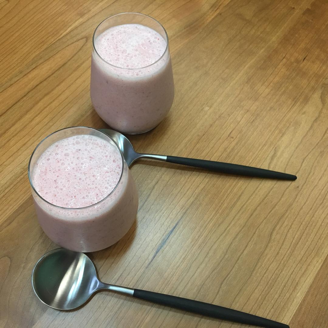 草莓奶昔