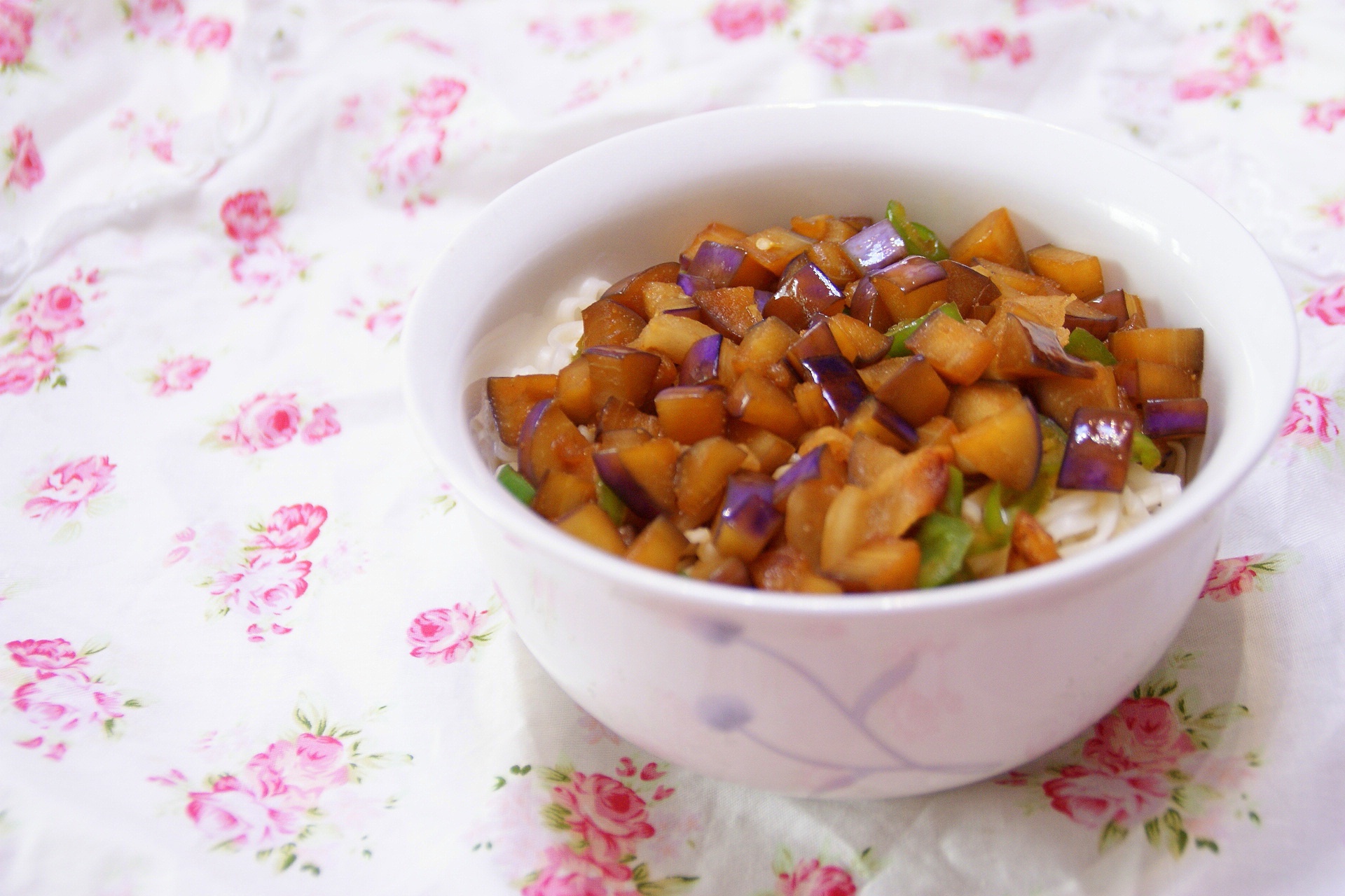 茄子肉丁打卤面