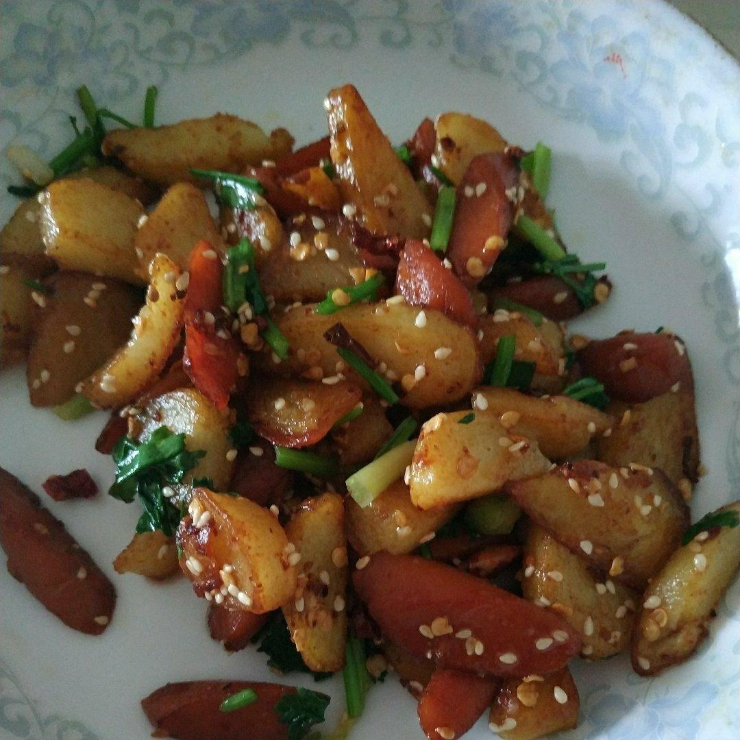 香辣过瘾的孜然土豆火腿，比路边摊还好吃