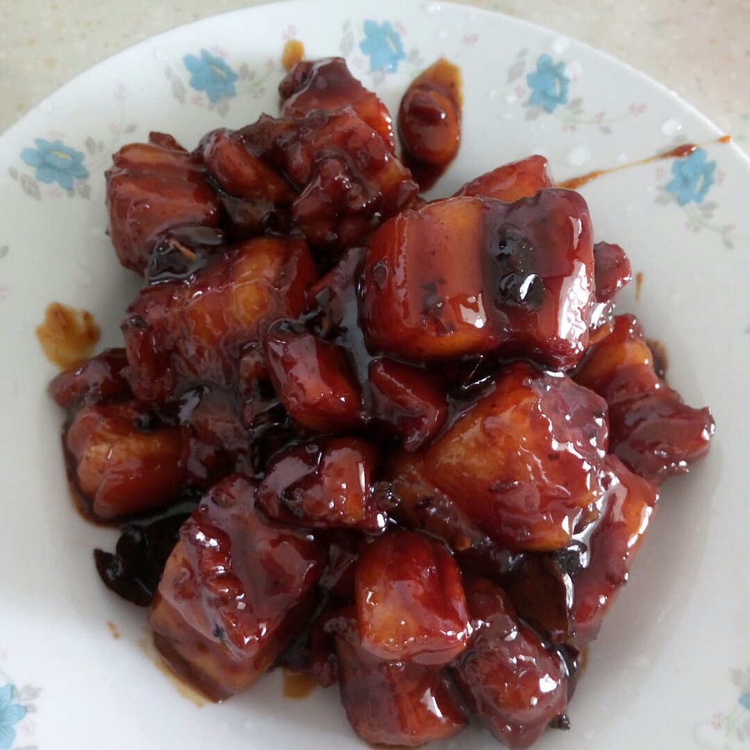 吃着碗里望着锅里的红烧肉