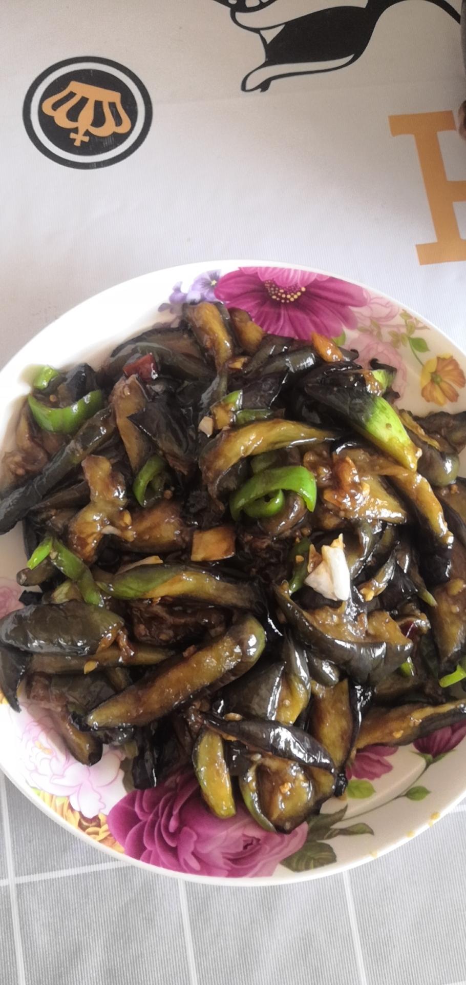 红烧茄子（佐西红柿尖椒）