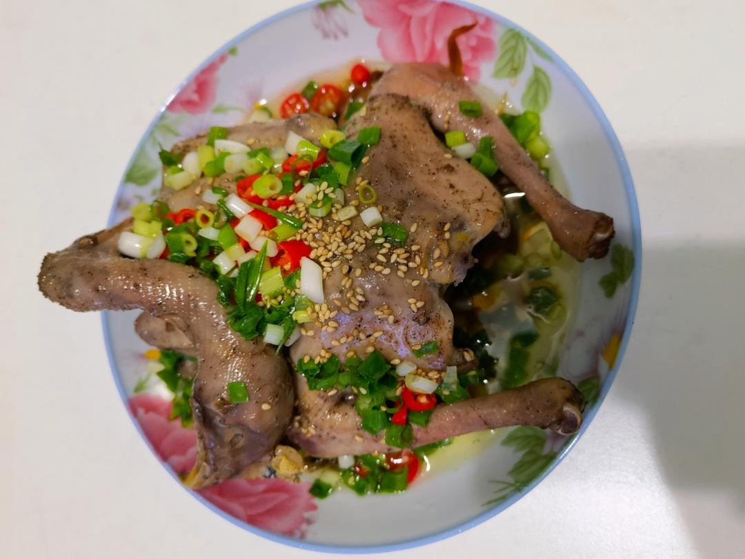 无水葱油童子鸡一一转自微博菜谱（Le Creuset铸铁炖锅）