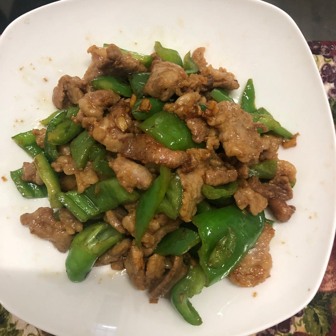 厨师长教你：“小炒肉”的家常做法，家常味很浓郁，先收藏起来