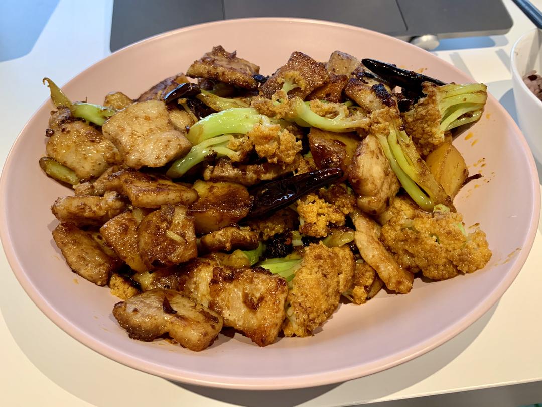 干煸花菜土豆五花肉！