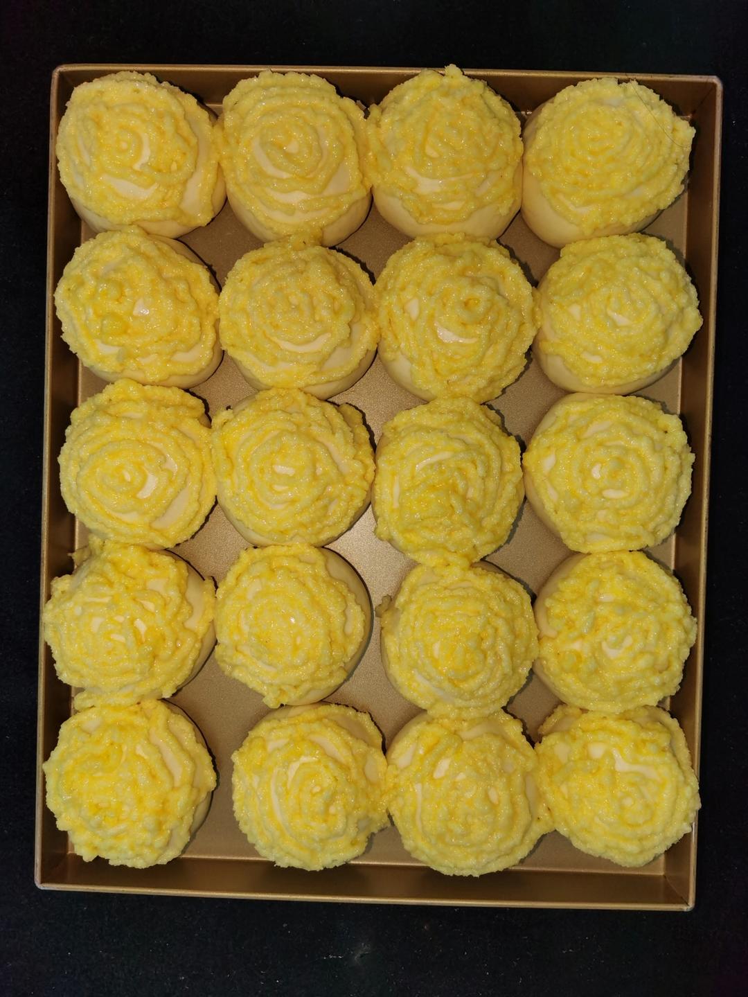 椰蓉小餐包。柔软拉丝，椰香浓郁