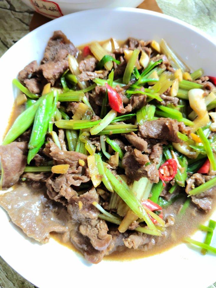 ㊙️家常菜‼️芹菜小炒牛肉‼️牛肉超级嫩滑哟