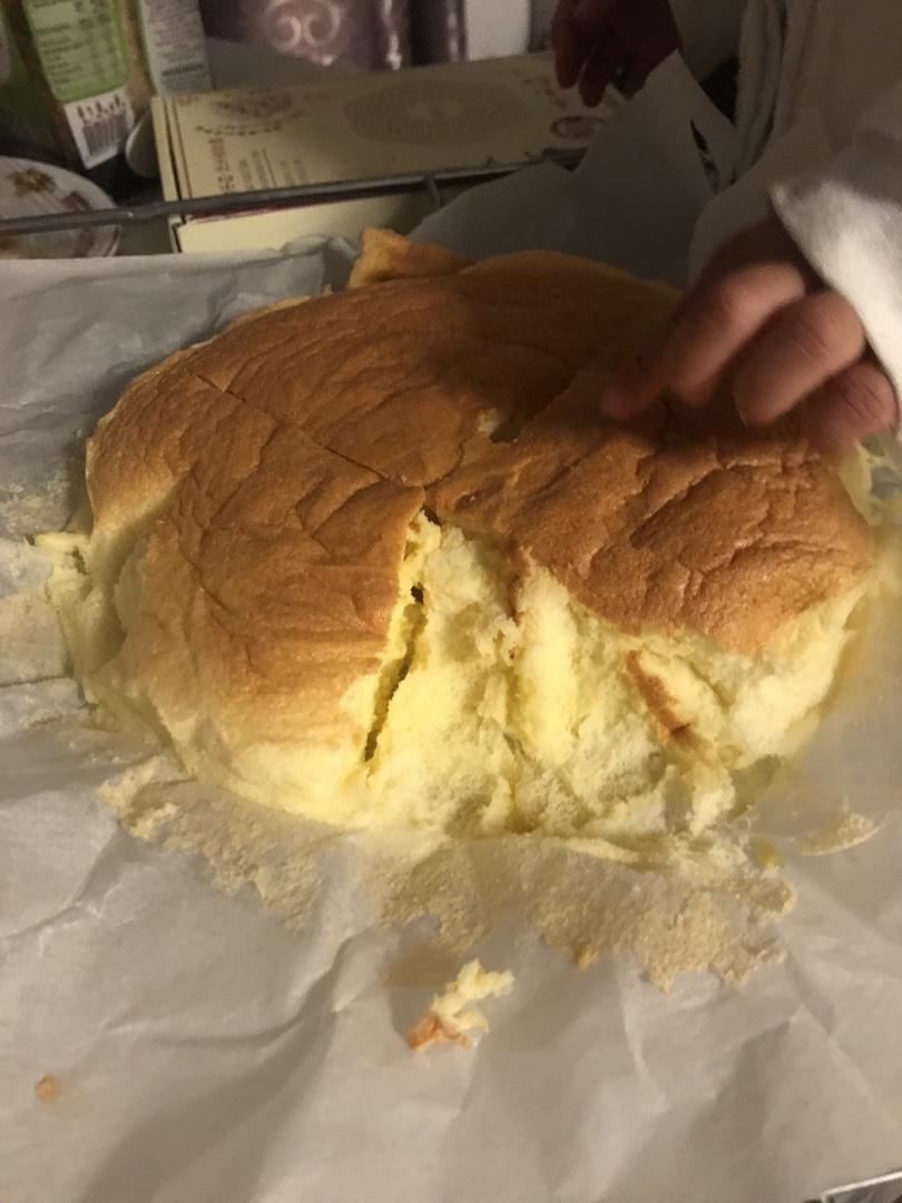 堪比柯基屁股
爆浆芝士🧀古早蛋糕