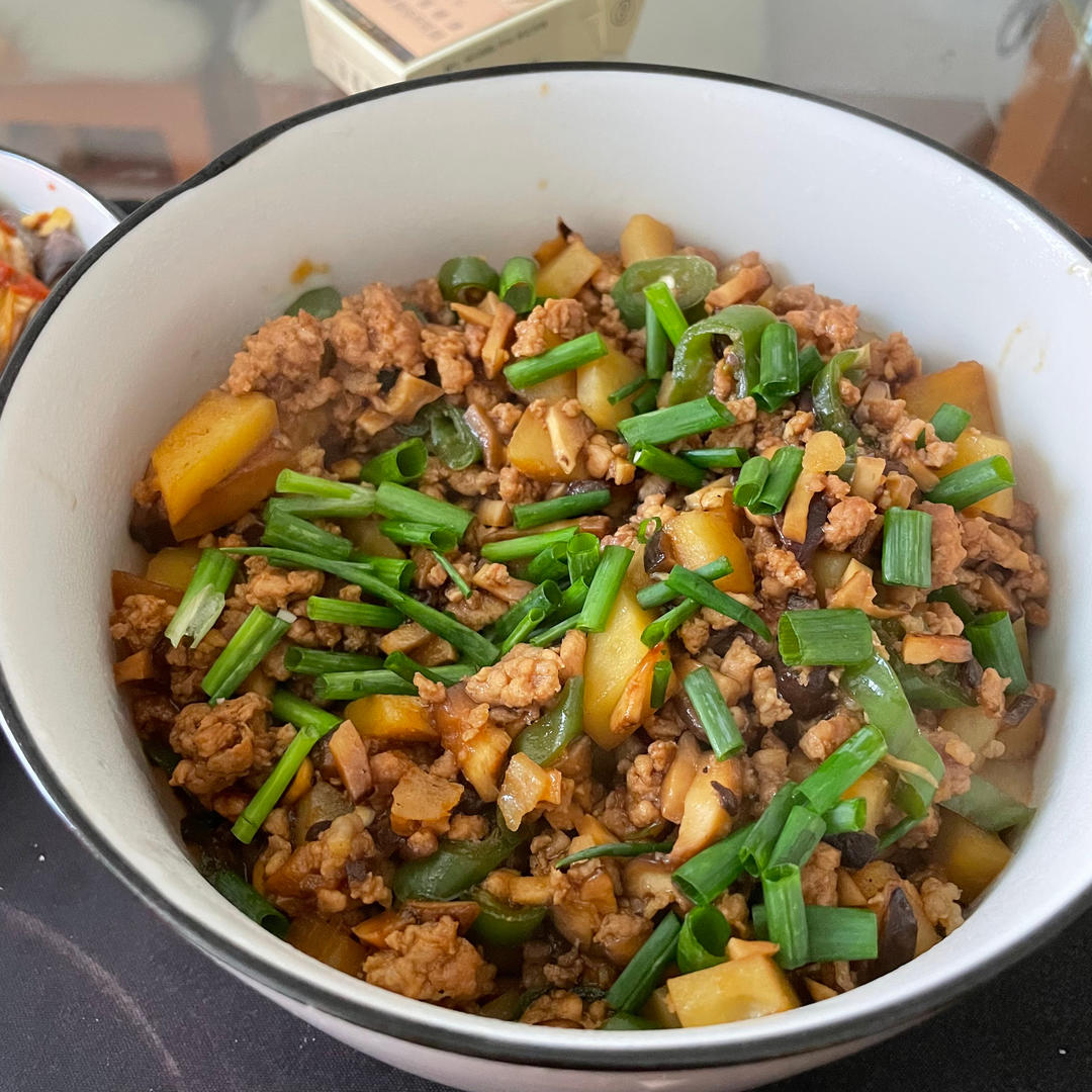 香菇土豆肉沫饭