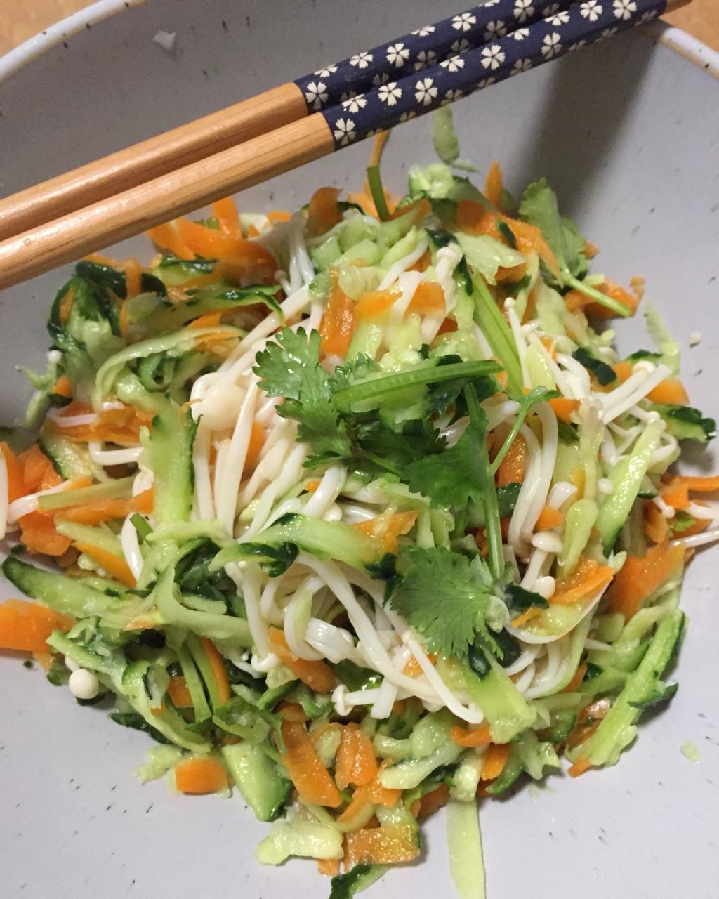 凉拌金针菇