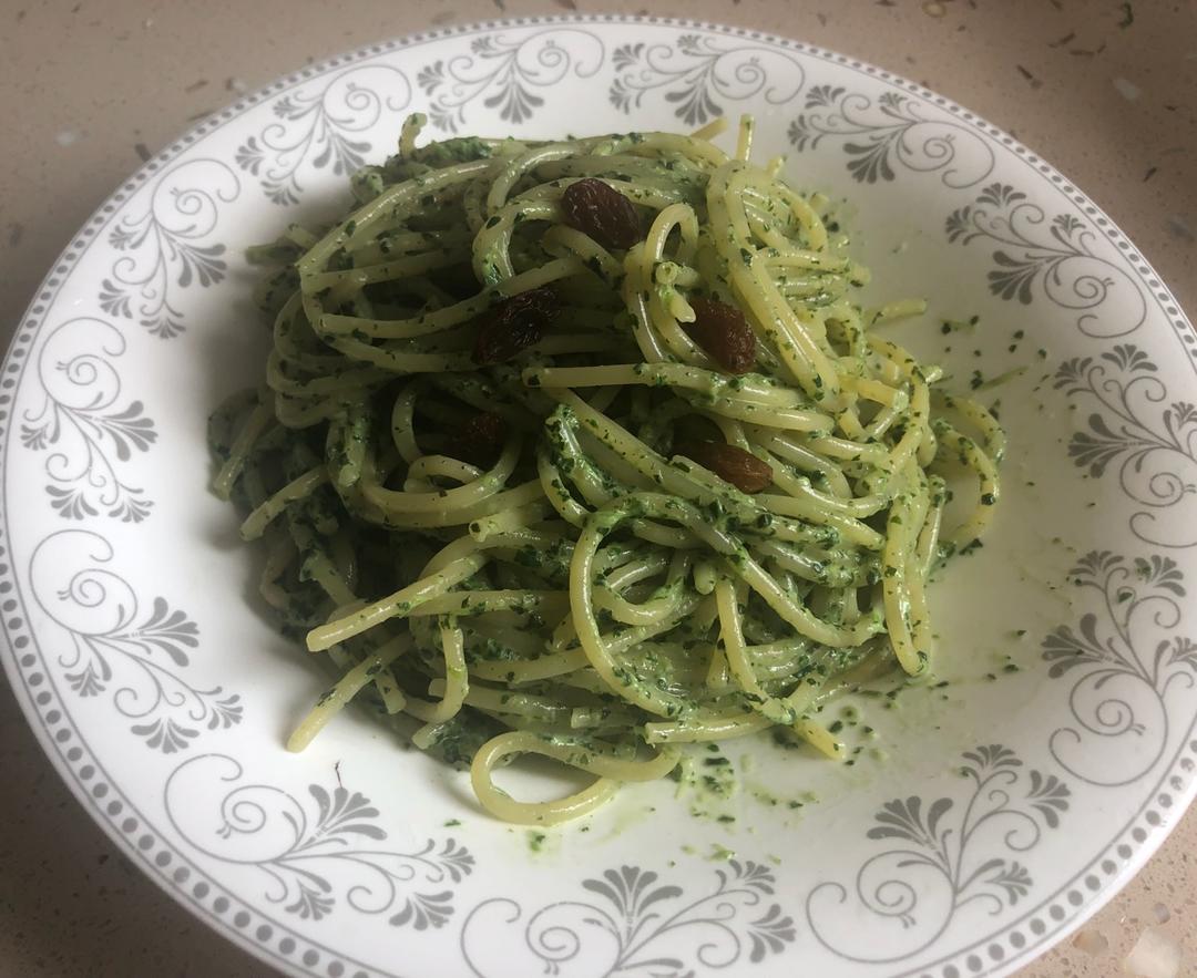 奶油菠菜青酱意大利面