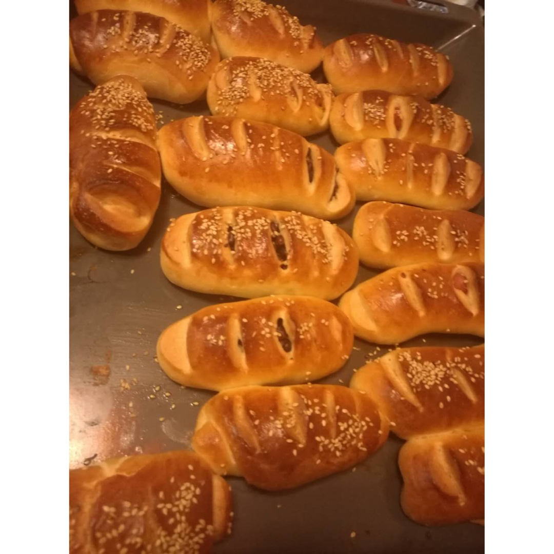 火腿肉松面包卷