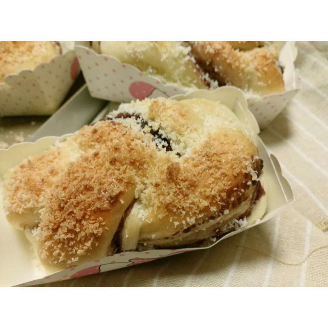 汤种椰蓉酥粒面包