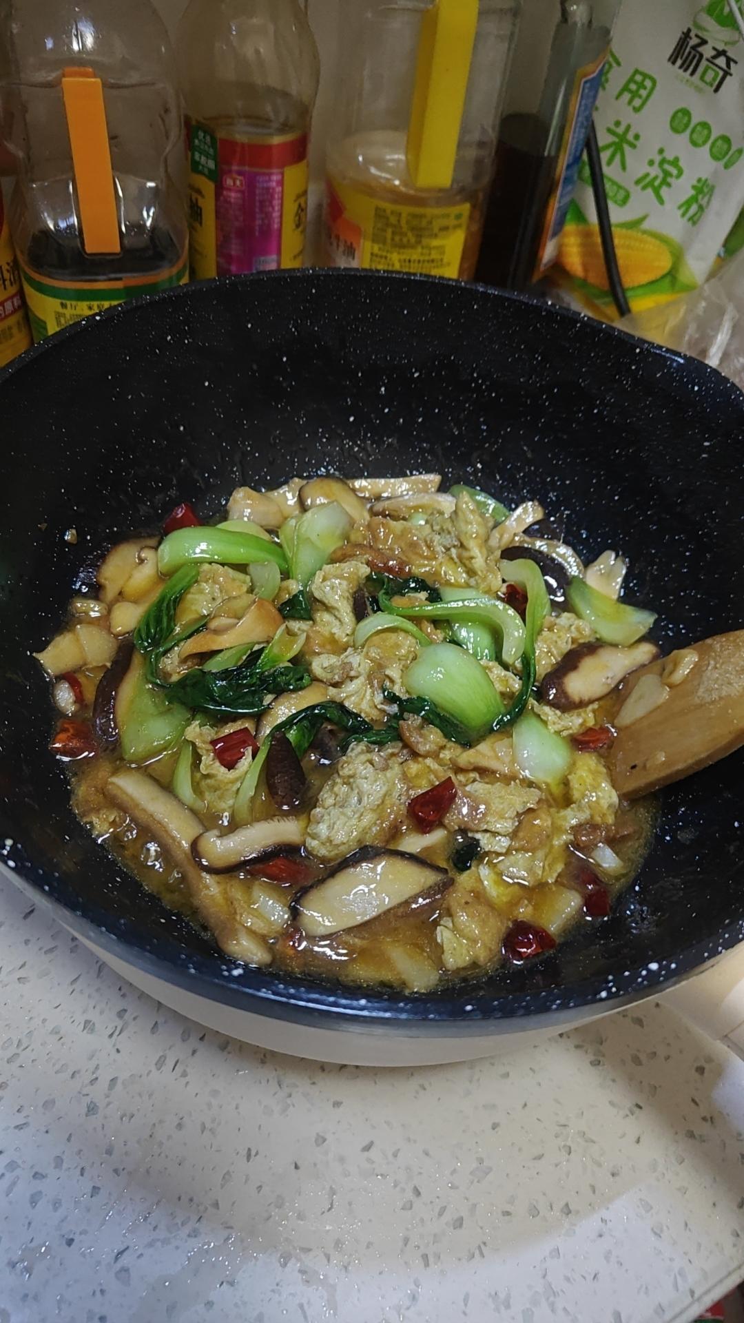 香菇油菜炒鸡蛋