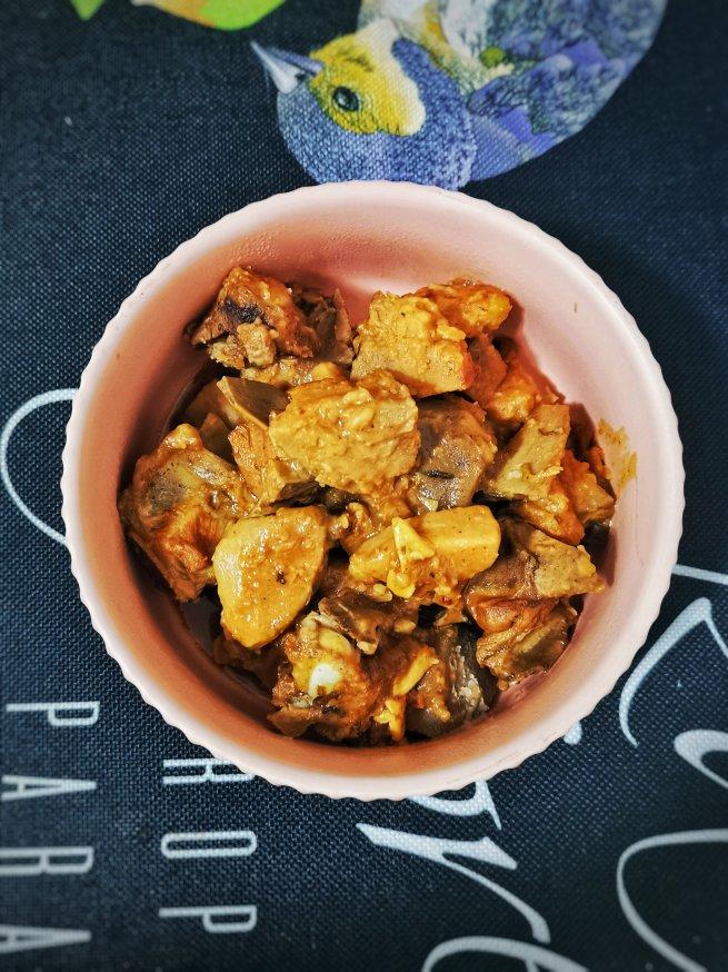 芋头排骨焖饭—有饭有肉有菜一人食