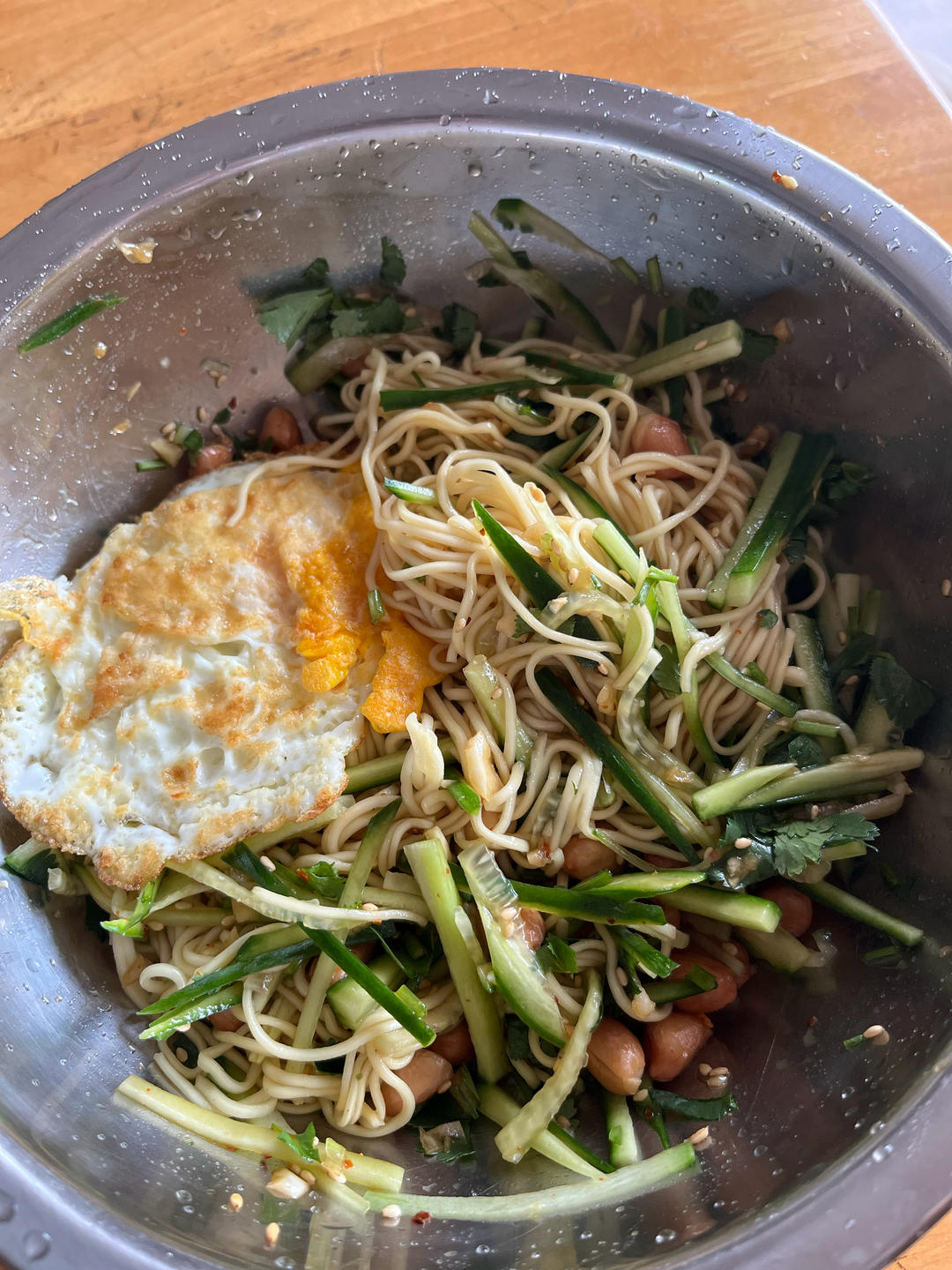 简单凉拌面只要五分钟，美食的快乐你值得～