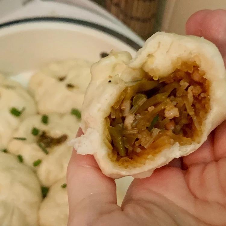 酸菜肉末粉丝包