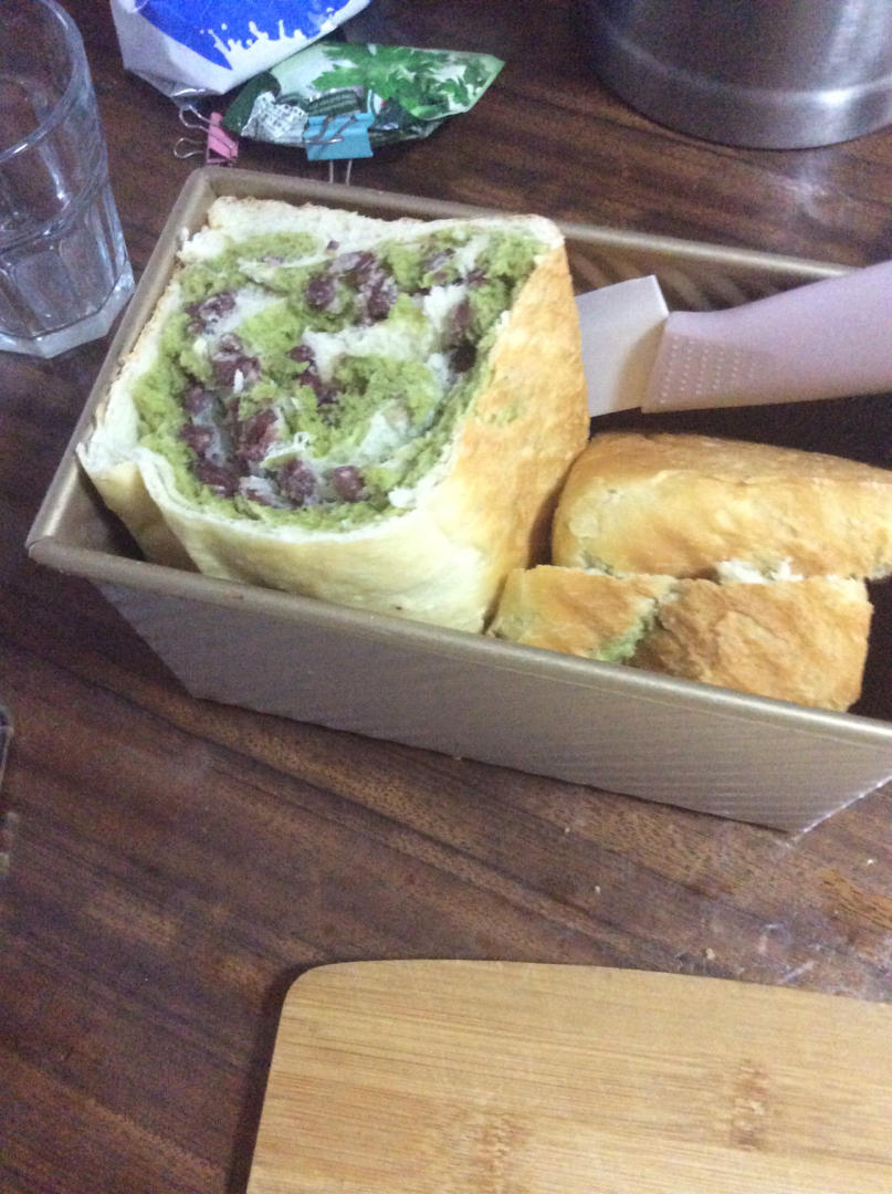 清香柔软的抹茶红豆吐司