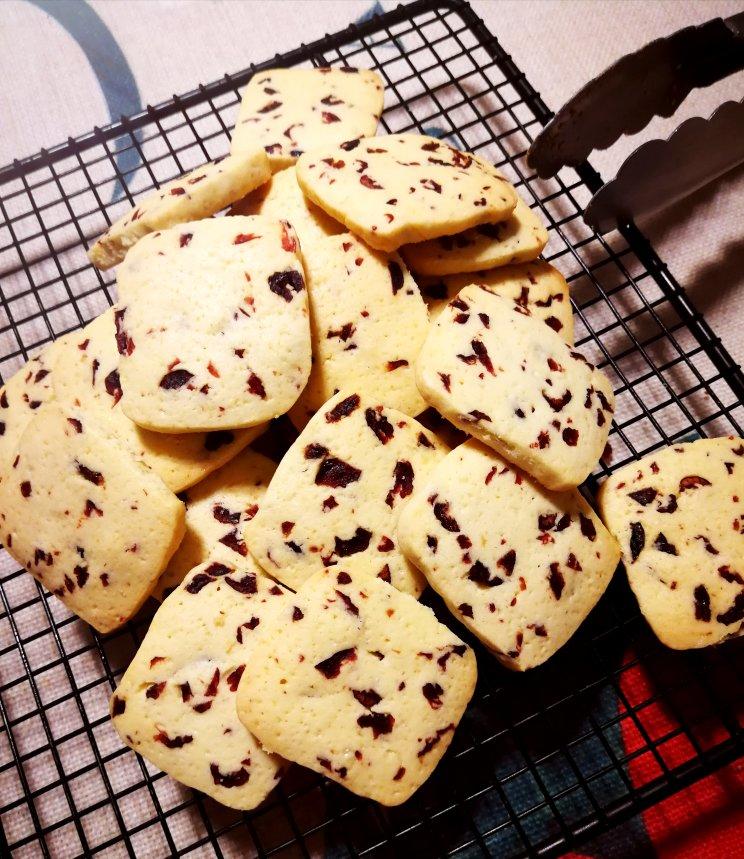 吃货一枚怎么减肥做的低糖少油版蔓越莓饼干