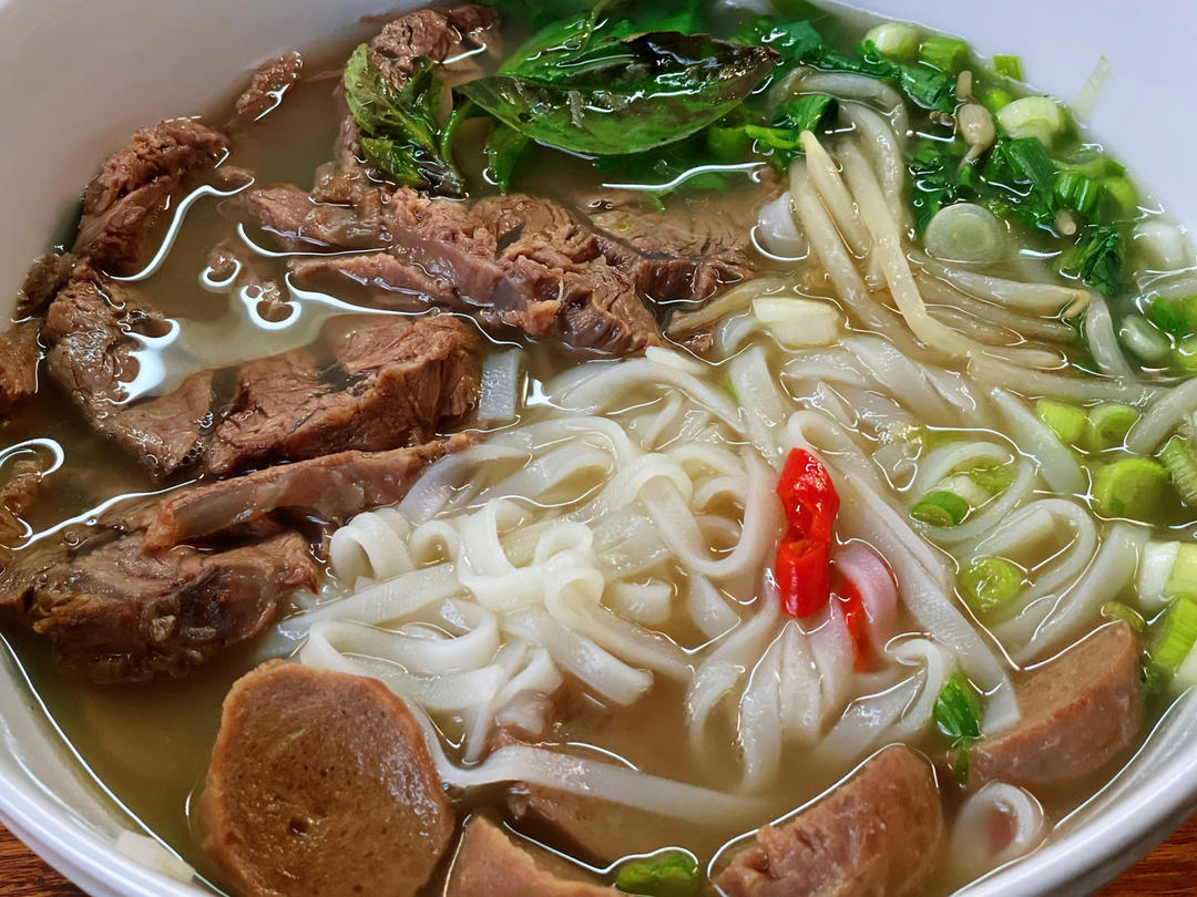 跟我一起做正宗越南牛肉粉pho（秘方大公开）