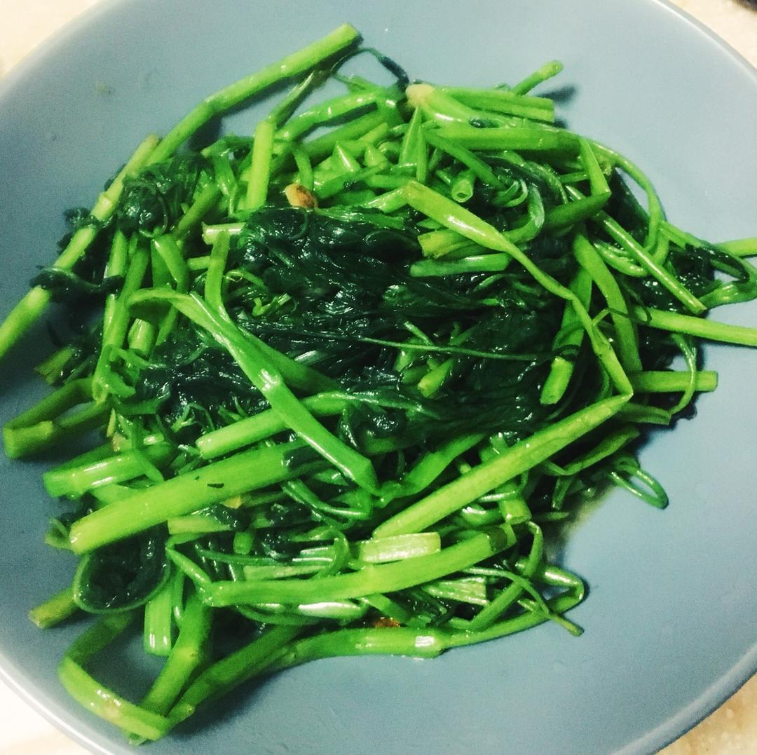 张一一丫做的清炒空心菜(藤藤菜)