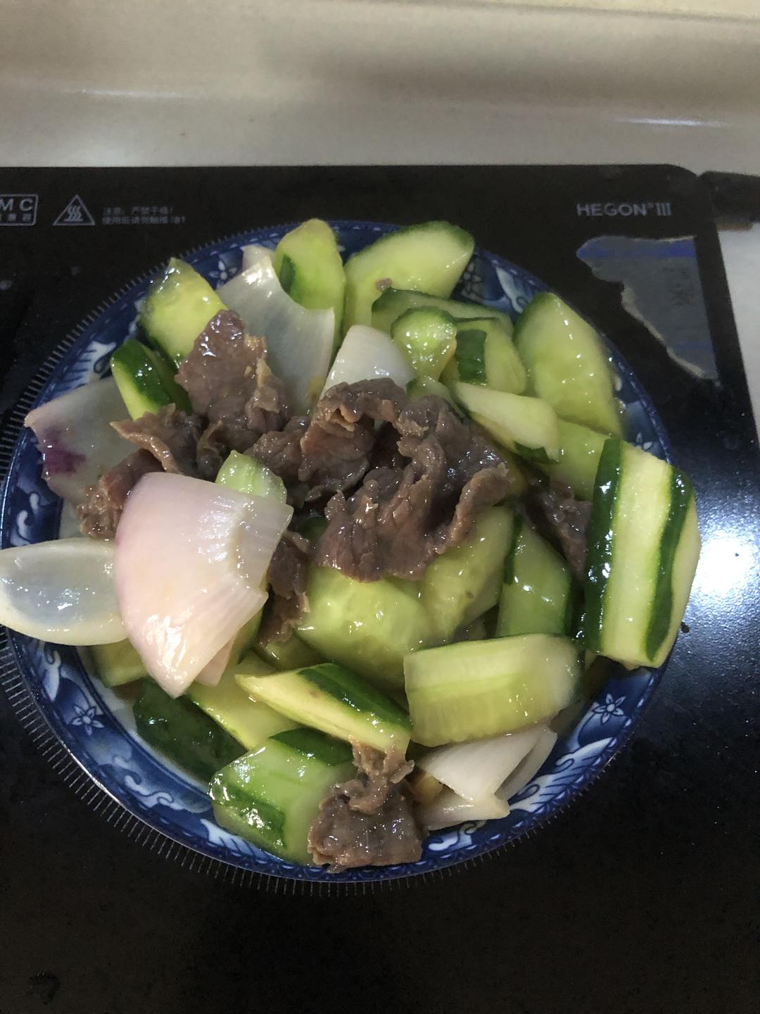 青瓜炒嫩牛肉的做法