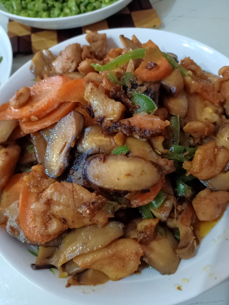 下饭菜～胡萝卜🥕香菇鸡肉🐔的做法