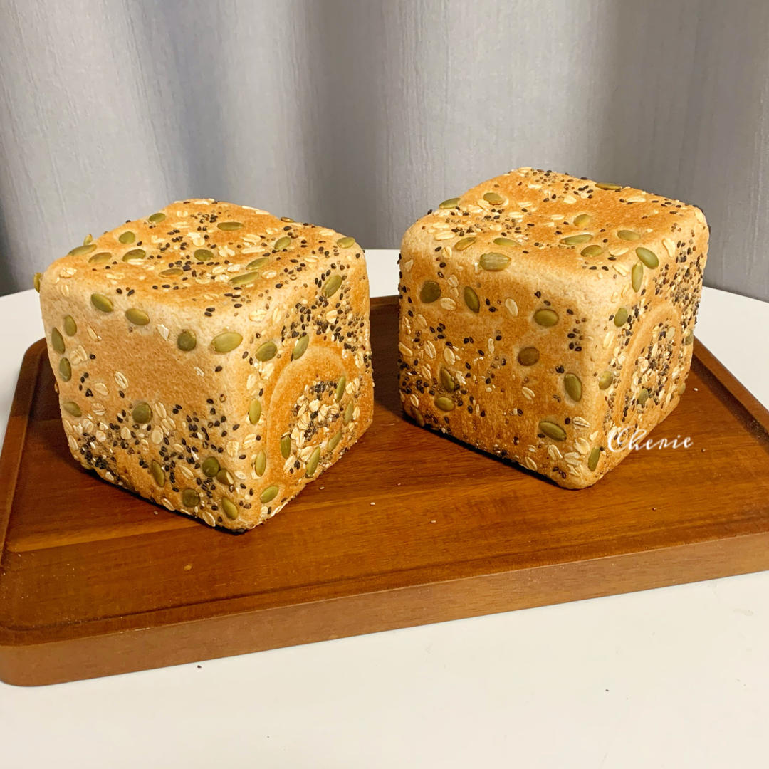 50%全麦多种子谷物吐司|低油低糖|低卡健康