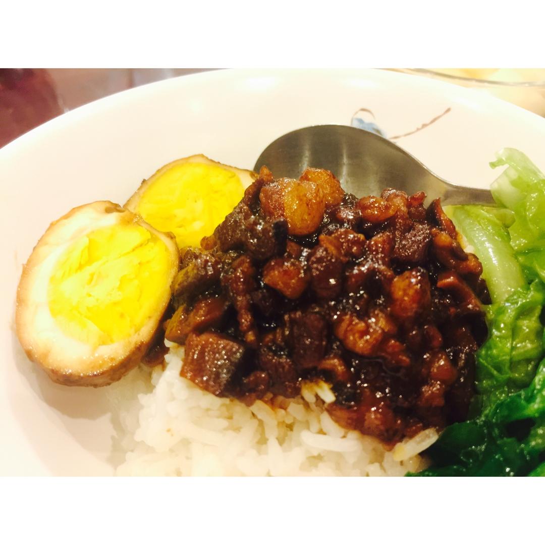 洋葱酥卤肉饭