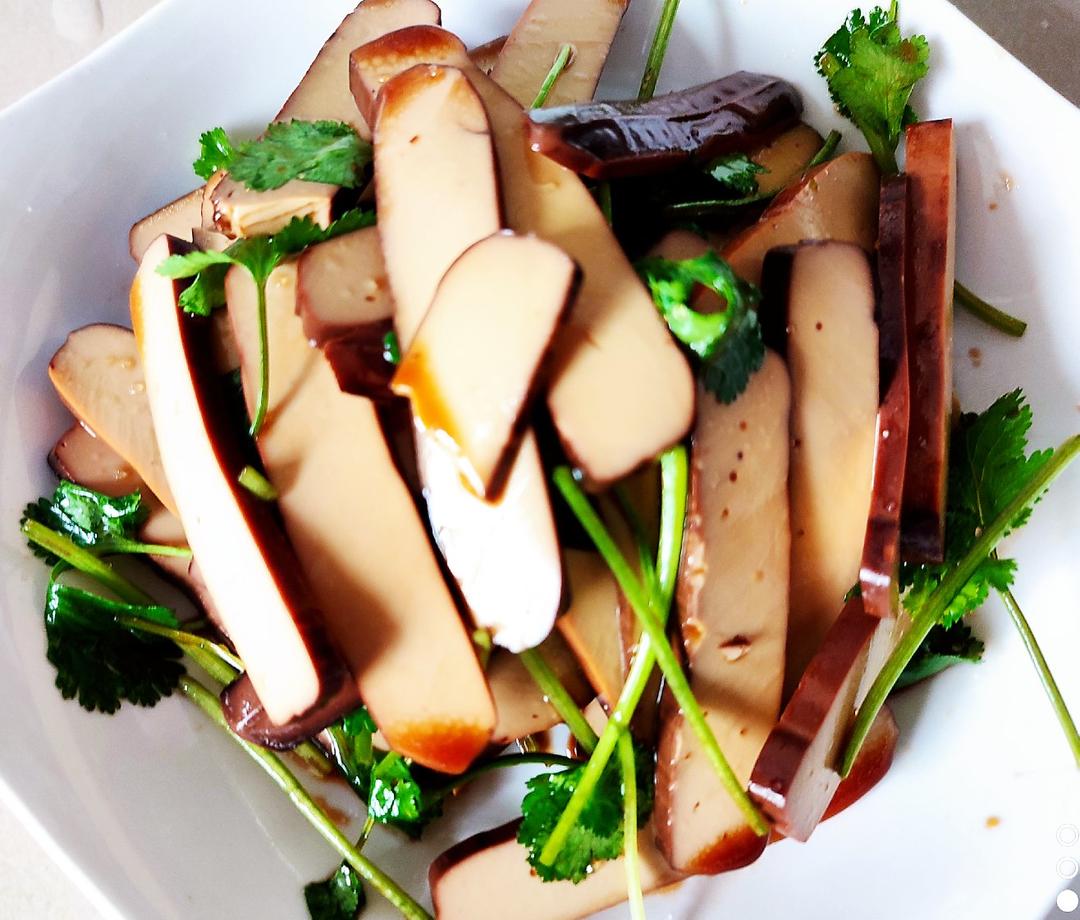 凉拌鸡蛋干 蓝宇图图做的凉拌鸡蛋干赞 鸡蛋干,香菜