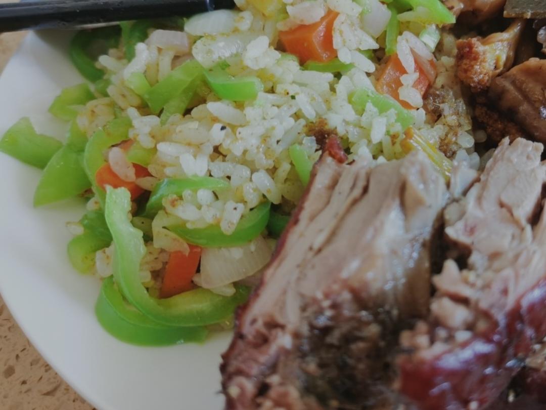 孜然洋葱肥牛炒饭