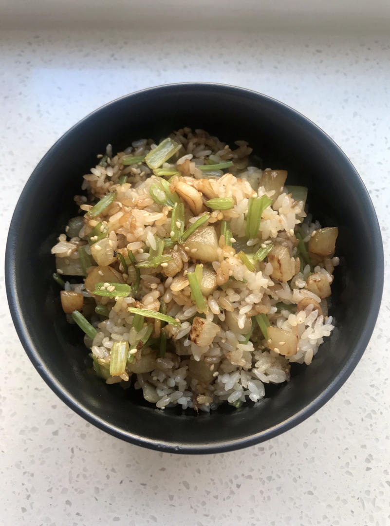 芹菜胡萝卜炒饭
