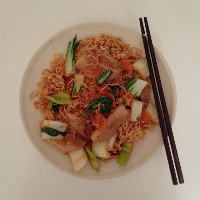 家常炒面：簡單、快捷，美味。