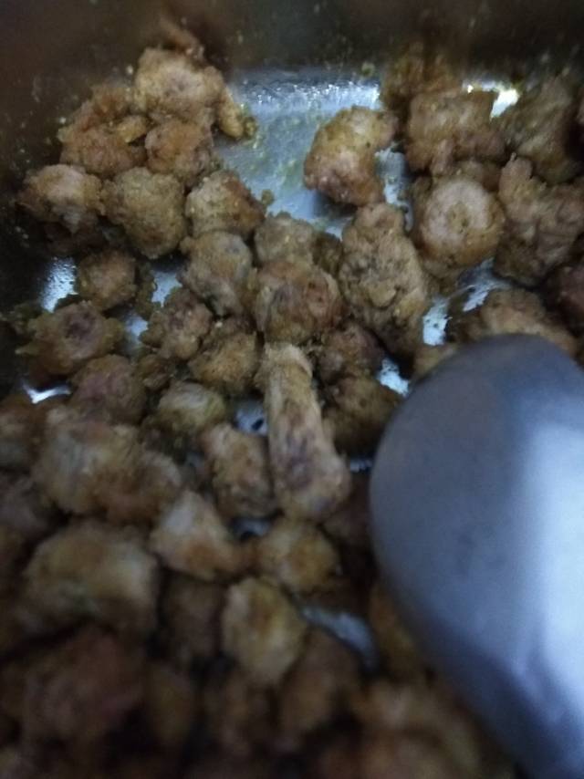 辣炒孜盐鸡脖子