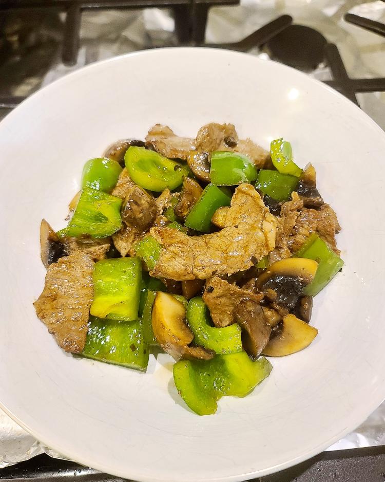 👩‍🍳青椒口蘑炒牛肉片〈家常菜〉