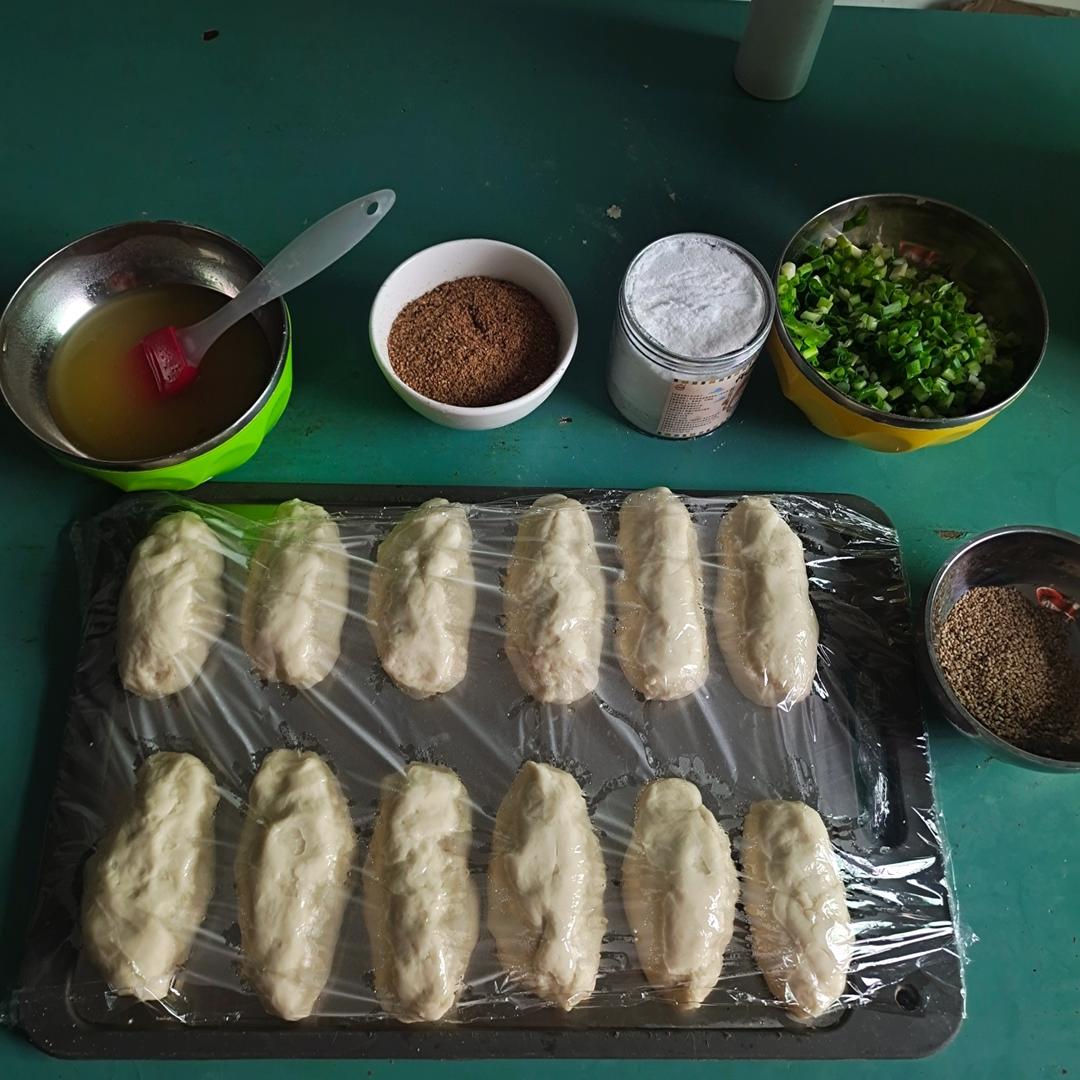 家常葱油饼 柔软多层 凉了也不硬 附细节视频详解