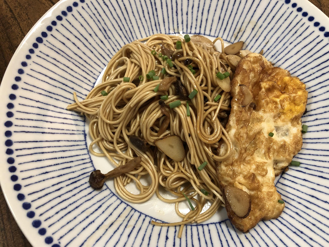 荷包蛋焖面