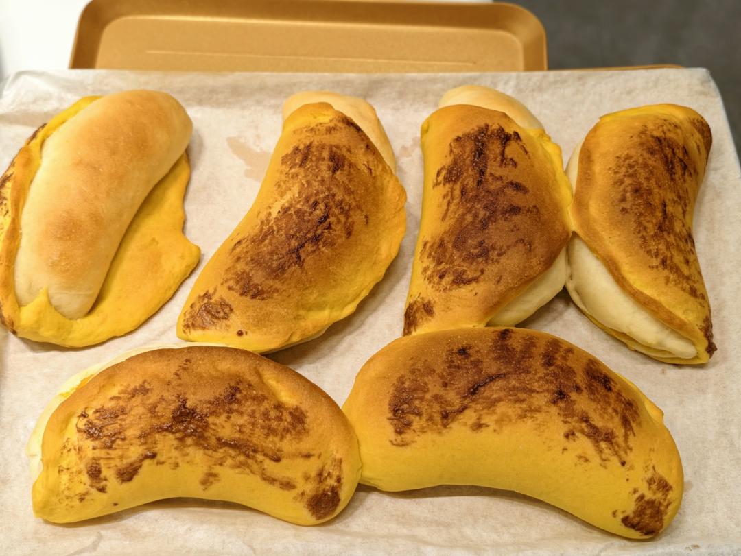 🍌| 可“剥皮”吃的南瓜卡士达酱香蕉面包
